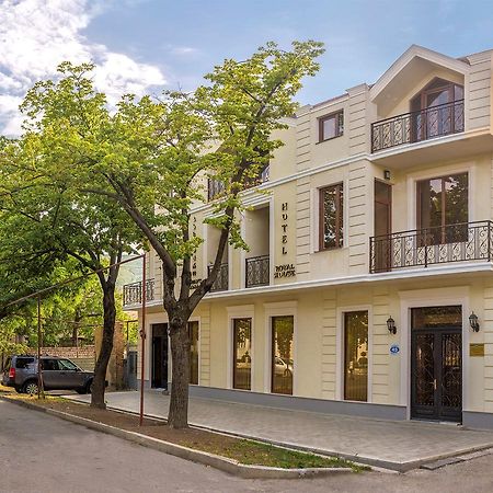 哥里 Royal House酒店 外观 照片